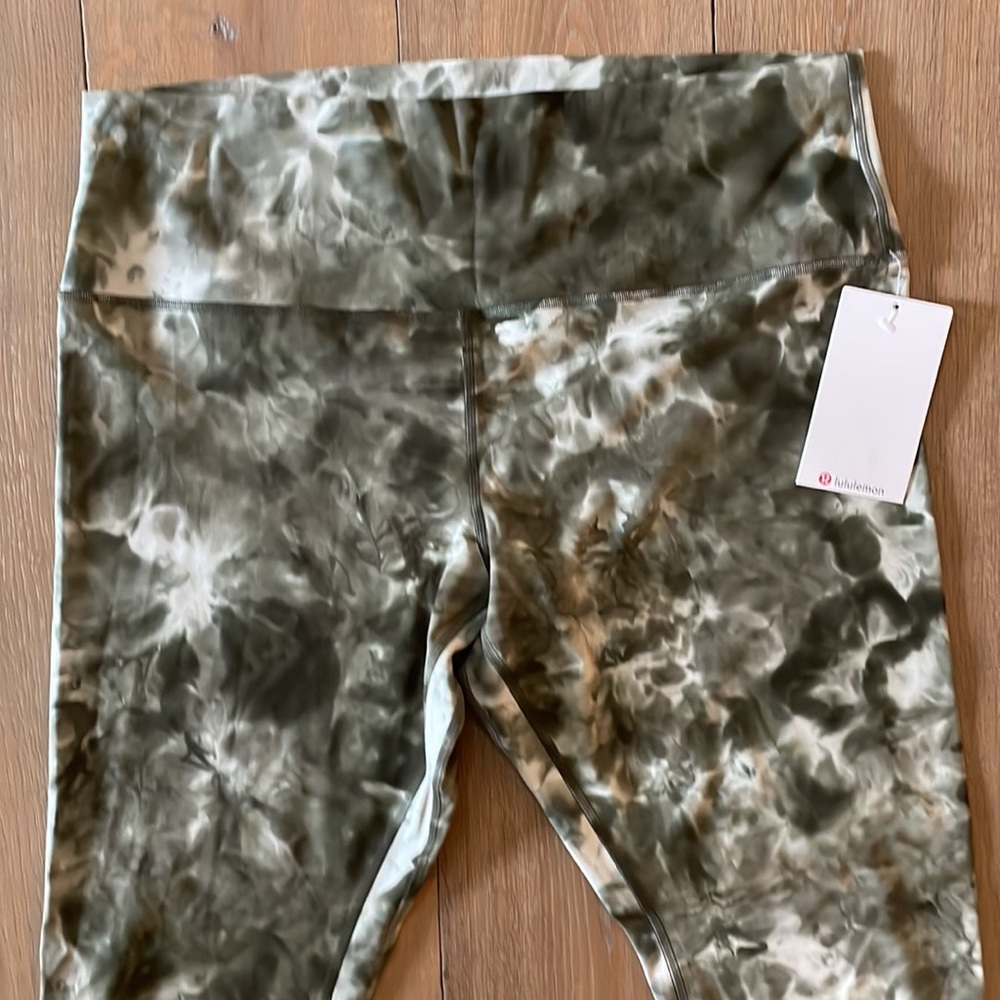 NWT Lululemon Align HR Pant 28"- size 18 - Picture 7 of 12